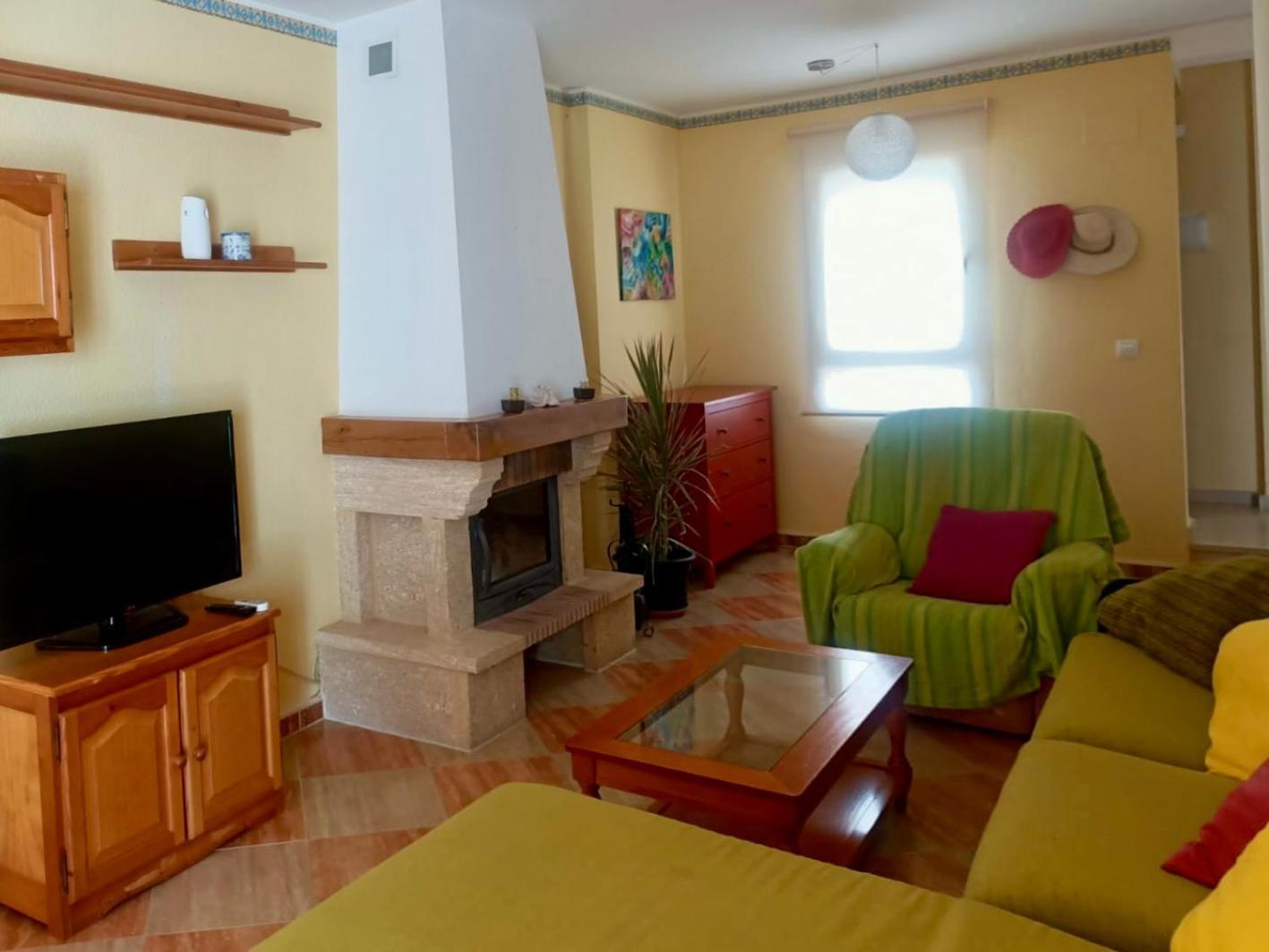 Chalet Adosado Con Azotea Andaluza Y Patio, Junto A La Playa Isla Cristina Luaran gambar